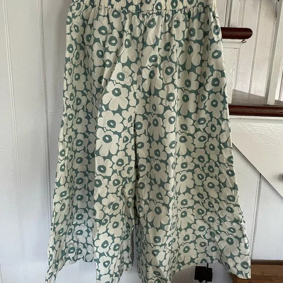 Floral Patterned Wide-Leg Culottes Pants - Picture 5 of 7